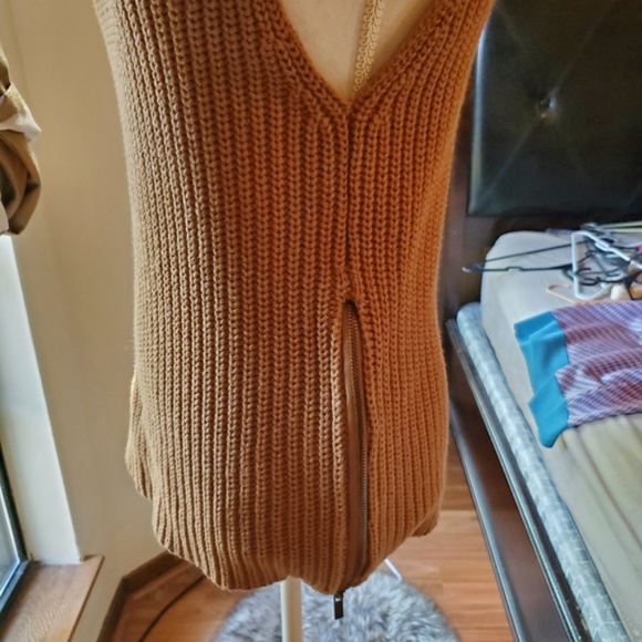 Brown turtle neck knit top - Picture 7 of 9